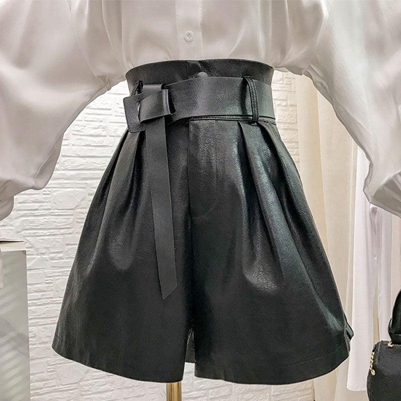 【173當鋪シリーズ】★短パン★ 2カラー カジュアルパンツ PU 着痩せ コーヒー色 ブラック 合わせやすい シンプル - ChinChic