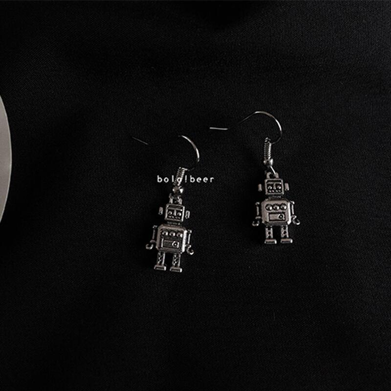 【BOLO!BEERシリーズ】★ピアス★ ペア 耳飾り レディース 個性的 ロボット アクセサリー 可愛い 合わせやすい - ChinChic