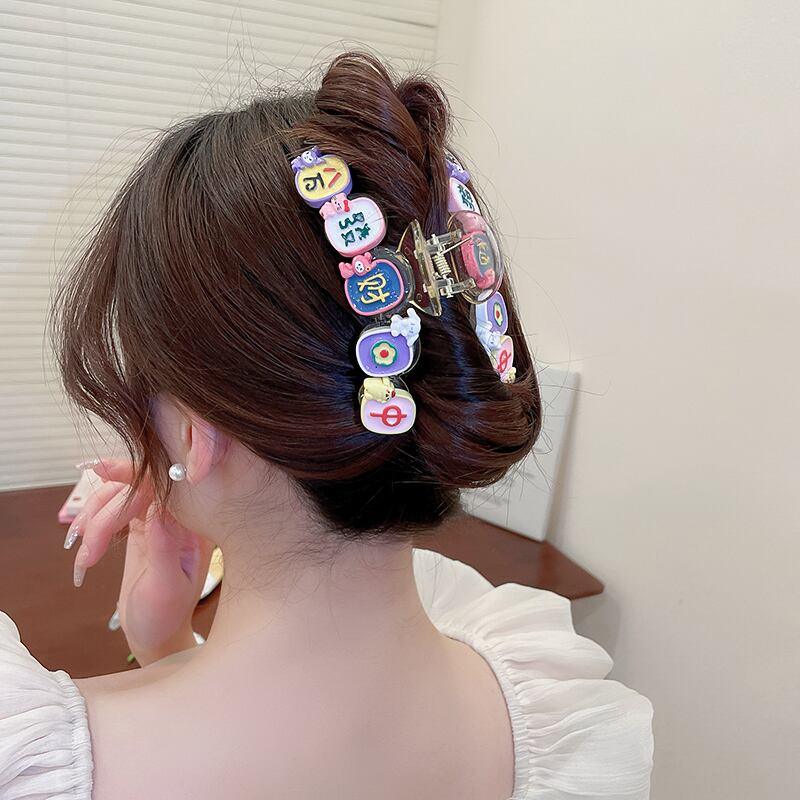 【DREJEWシリーズ】★髪飾り★ ヘアクリップ レディース アクセサリー 彩 可愛い 文字柄 デート 通勤 通学 流行 トレンド おしゃれ - ChinChic
