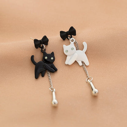 【TIEDUOシリーズ】猫柄 ピアス イヤリング レディース アクセサリー ペア 黒 白 ねこ耳飾り