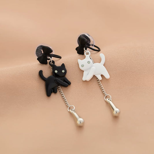 【TIEDUOシリーズ】猫柄 ピアス イヤリング レディース アクセサリー ペア 黒 白 ねこ耳飾り