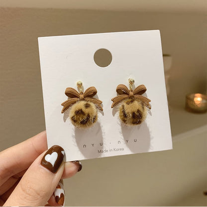 【QCWリーズ】可愛い豹柄リボンピアス 耳飾り 小物 個性的 ペア合わせやすい