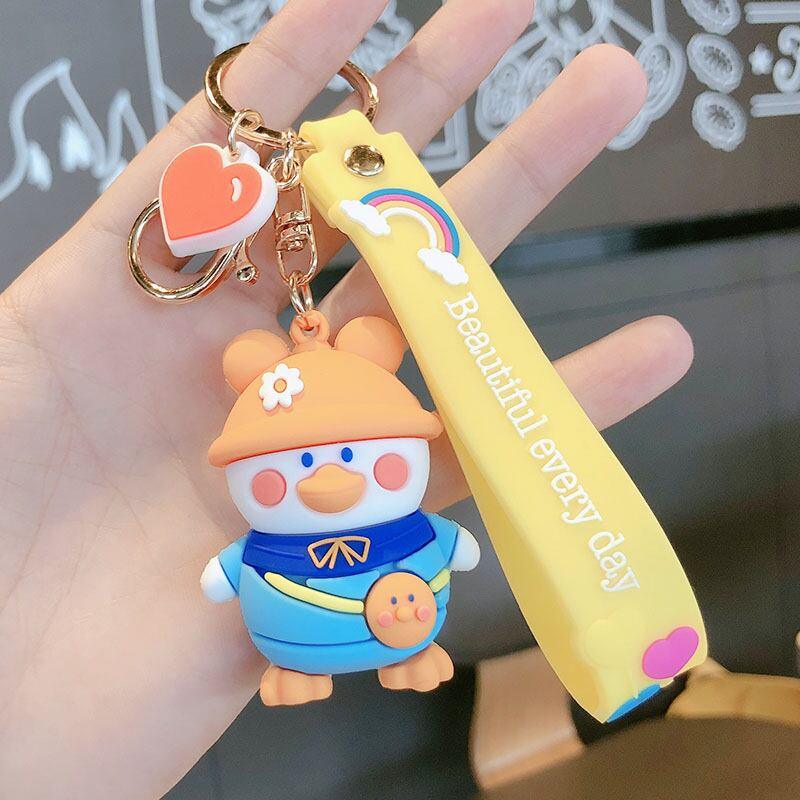 【MEIMEIシリーズ】★キーホルダー★ 3COLOR 青OR黄ORオレンジ 帽子をかぶるダック 飾り物 小物 可愛い 彩 - ChinChic