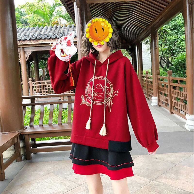 【茶丸少女シリーズ】★チャイナ風トップス★ パーカー 裏起毛 刺繍 鶴 竹 可愛い 暖かい 厚て 黒 レッド - ChinChic